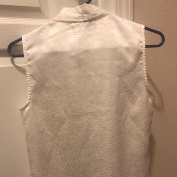 Stitch Fix Sadi Printed Split Neck Blouse - Picture 5 of 5